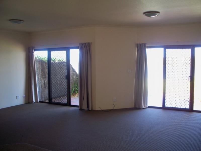 18/81 Boykambil Esp Nth, Hope Island QLD 4212