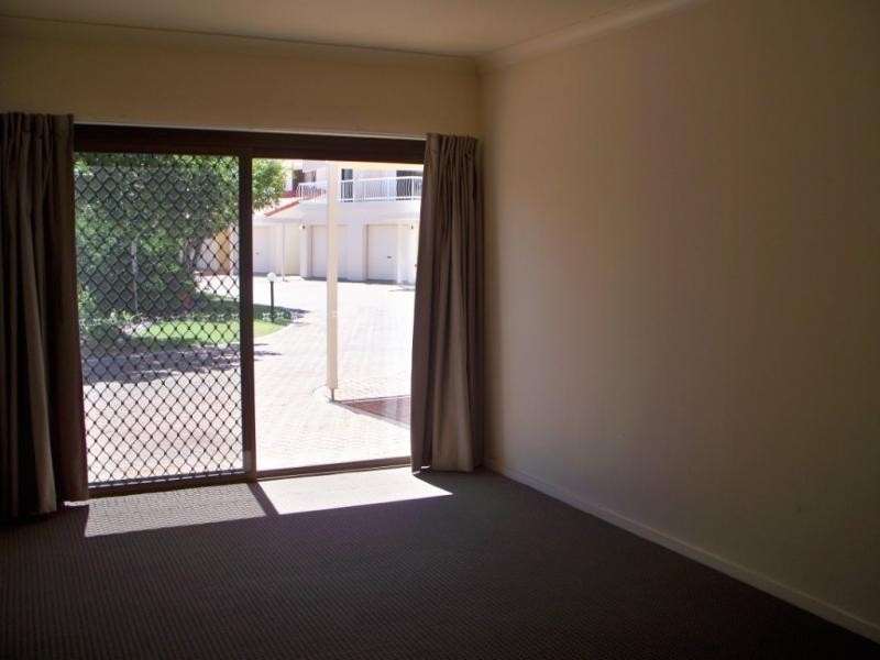 18/81 Boykambil Esp Nth, Hope Island QLD 4212