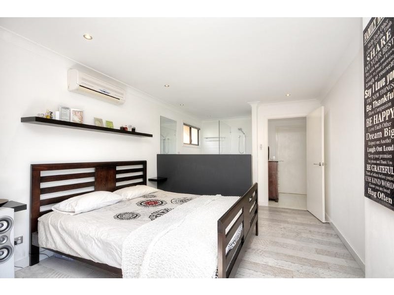 124 Savoy Drive, Broadbeach Waters QLD 4218