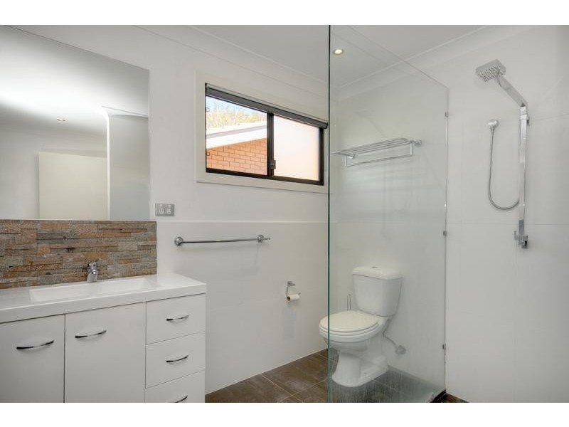 124 Savoy Drive, Broadbeach Waters QLD 4218