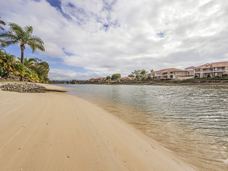 Clear Island Waters QLD 4226