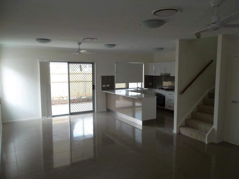 14 Photinia Cres, Mountain Creek QLD 4557