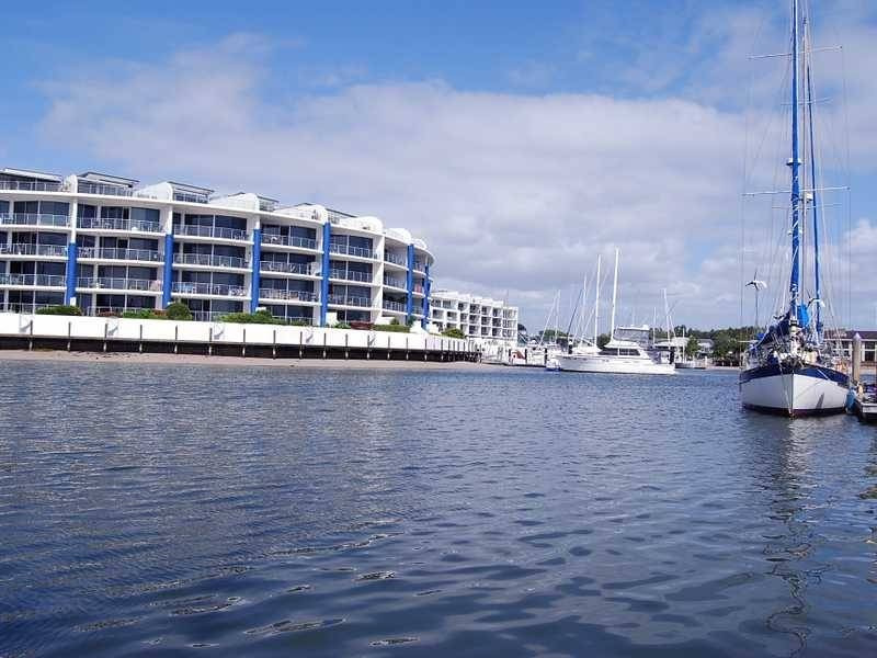 13 Nicklin Way, Minyama QLD 4575