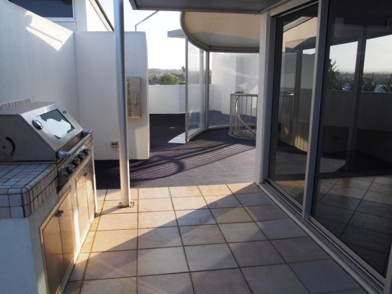 13 Nicklin Way, Minyama QLD 4575