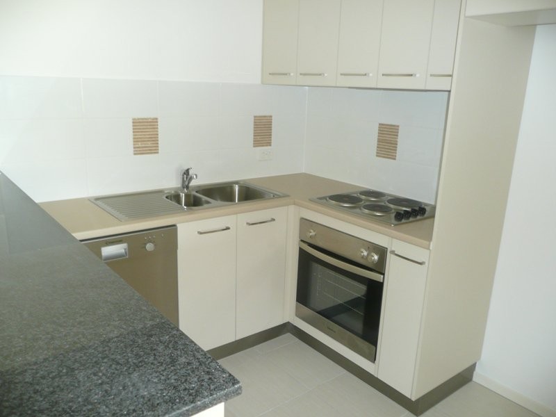 26/10 Grand Parade, Kawana Island QLD 4575