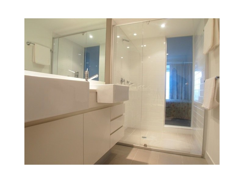 9 Lawson Street, Southport QLD 4215