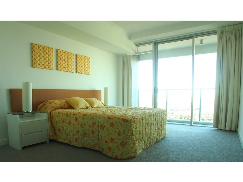 9 Lawson Street, Southport QLD 4215