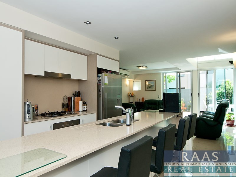 Chevron Island QLD 4217