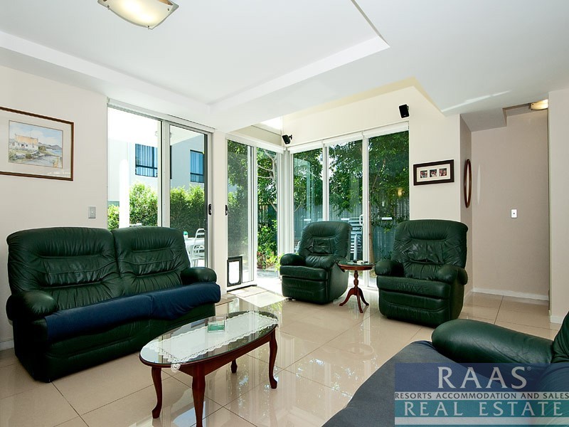 Chevron Island QLD 4217