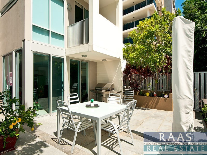 Chevron Island QLD 4217