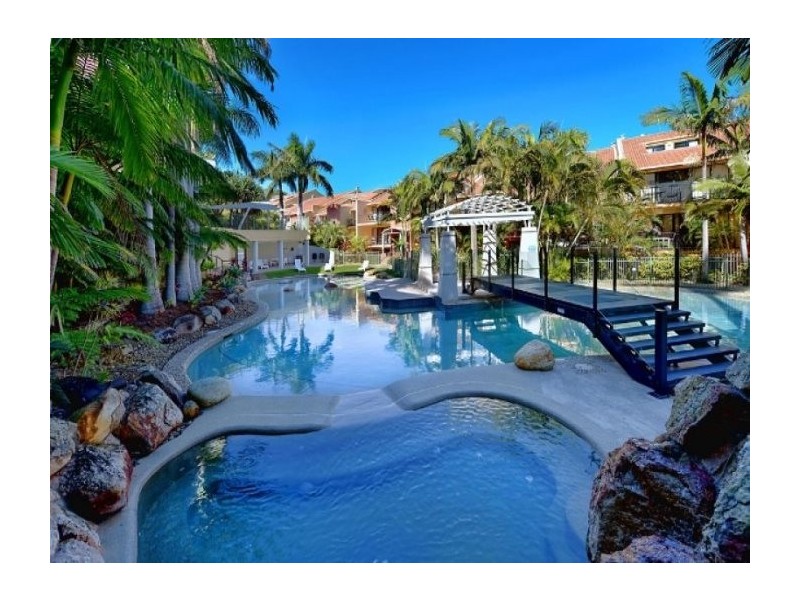 19/1 Great Hall Dve, Nobby Beach QLD 4218