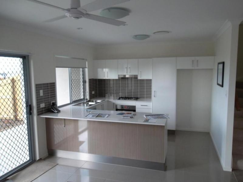 14 Photinia Cres, Mountain Creek QLD 4557