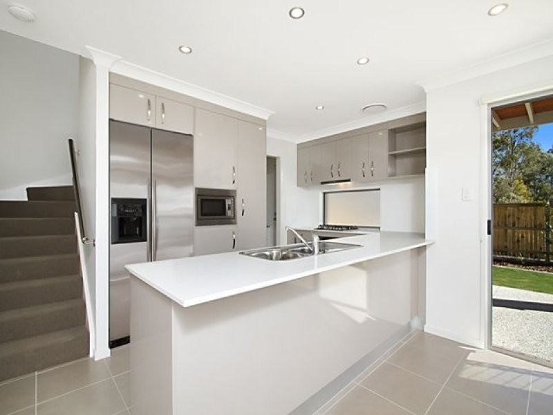 111 Cowie Rd, Fitzgibbon QLD 4018