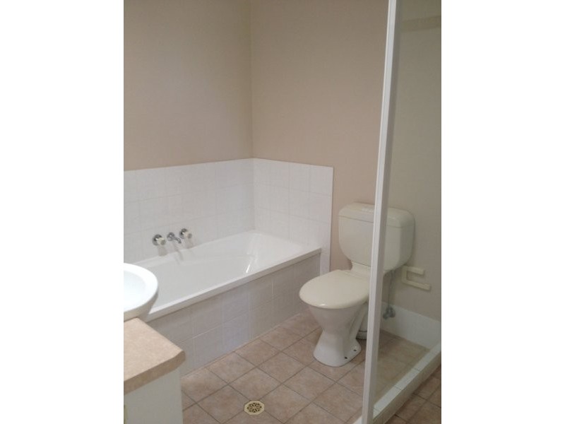 21 Regensberg Close, Varsity Lakes QLD 4227