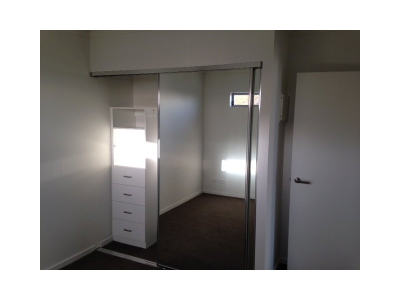 R106/8 Lochaber St, Dutton Park QLD 4102