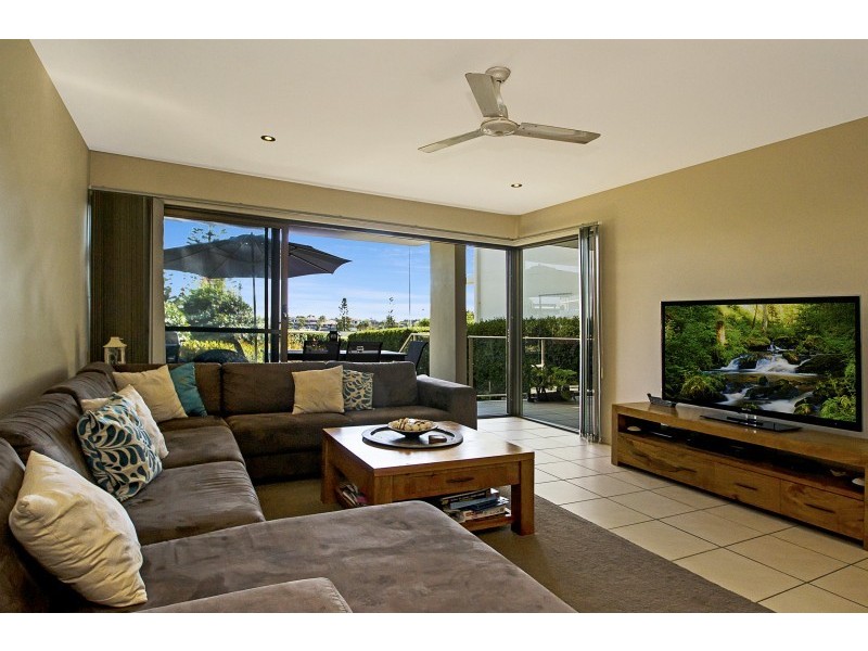 2/1 Grenada Way, Parrearra QLD 4575