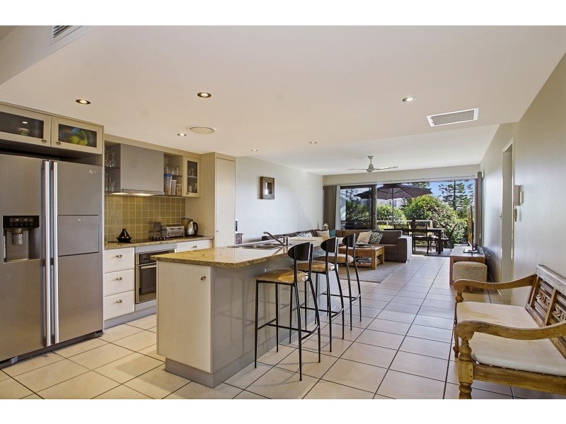 2/1 Grenada Way, Parrearra QLD 4575