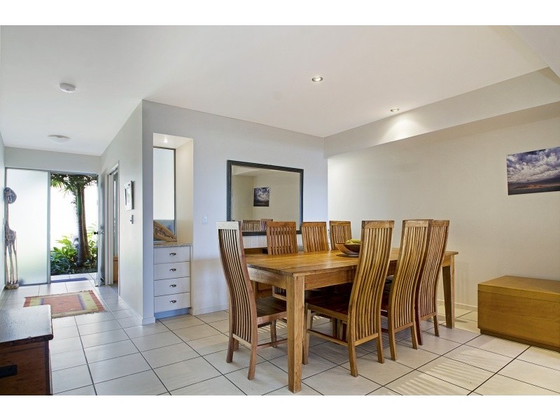 2/1 Grenada Way, Parrearra QLD 4575