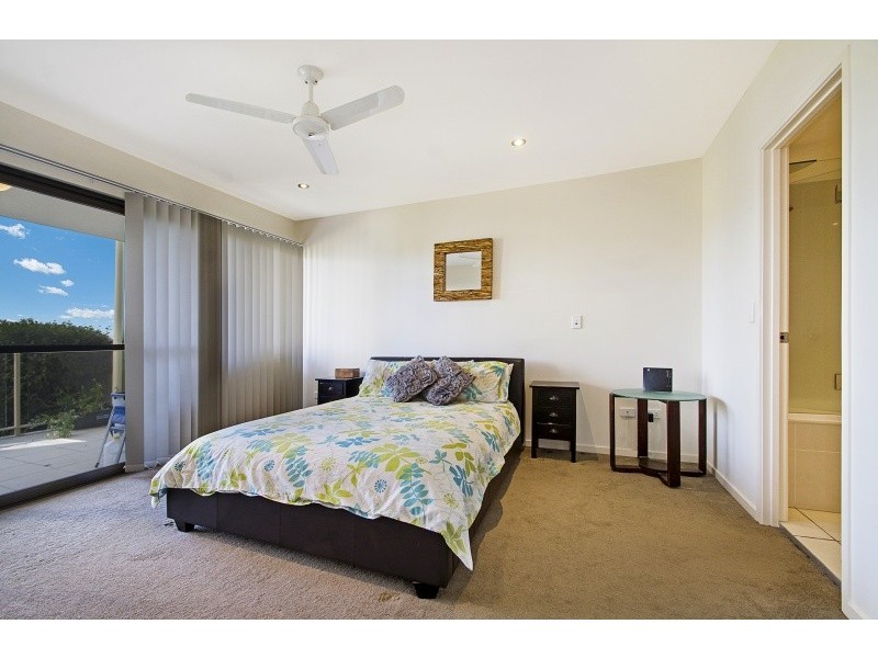 2/1 Grenada Way, Parrearra QLD 4575