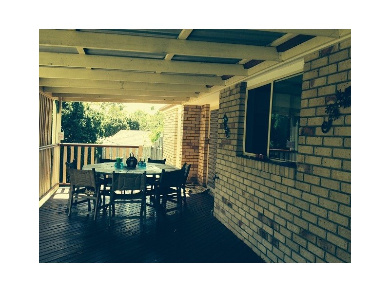 5 Jewel Court, Regents Park QLD 4118