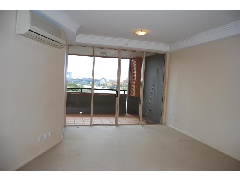 261/260 Vulture Street, South Brisbane QLD 4101