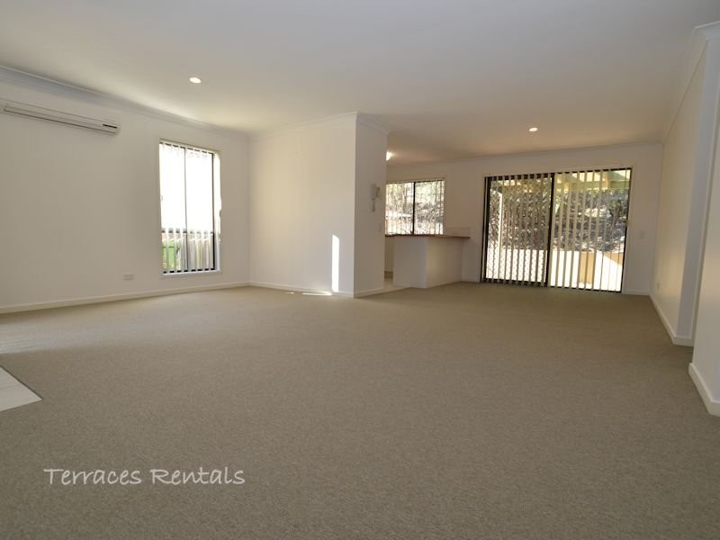 1c/24 Amsonia Court,, Arundel QLD 4214