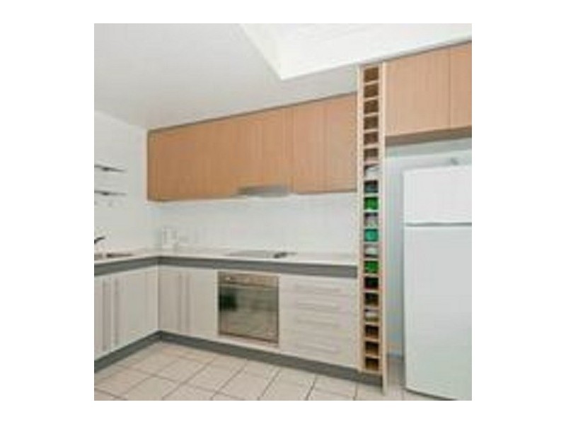 2/106 Carmody Road, St Lucia QLD 4067
