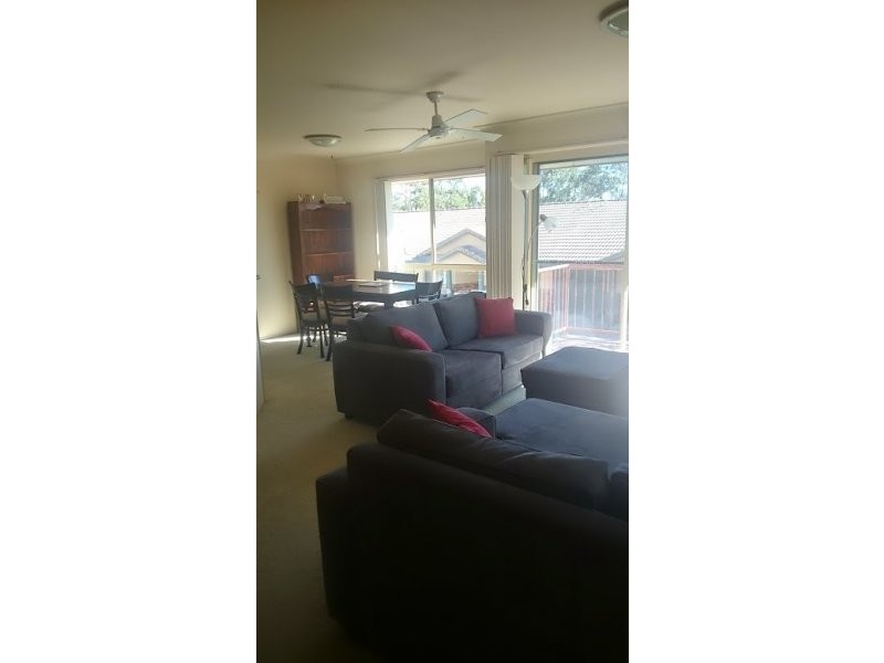 31 Simpsons Rd, Elanora QLD 4221