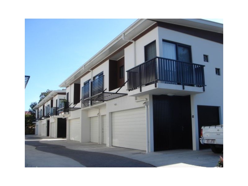 8 Hinley Avenue, Maroochydore QLD 4558