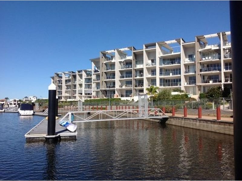 73/7 Grand Parade, Kawana Island QLD 4575
