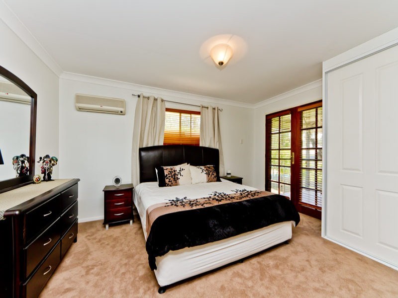 11 Sunblest  Court, Eatons Hill QLD 4037