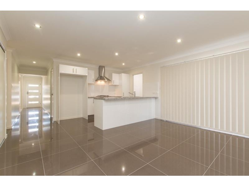 17 Richmond Cres, Waterford QLD 4133