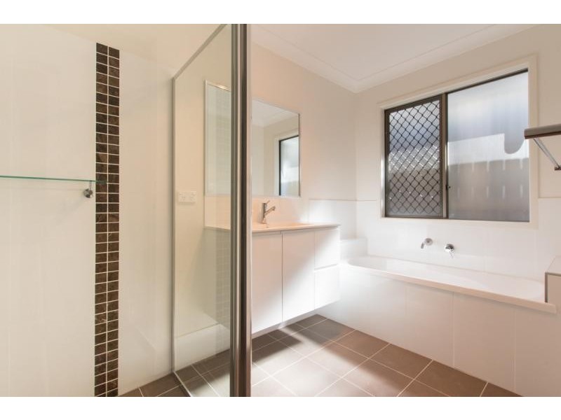 17 Richmond Cres, Waterford QLD 4133