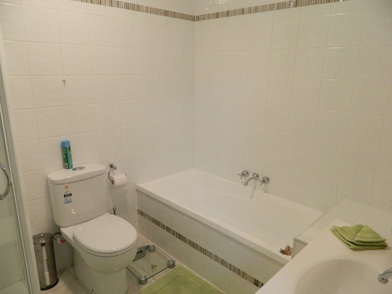 2002/6 Crestridge Crescent, Oxenford QLD 4210