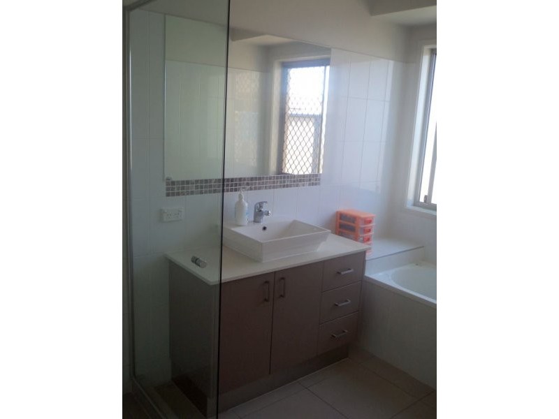 18 PRESSLAND ST, Carseldine QLD 4034