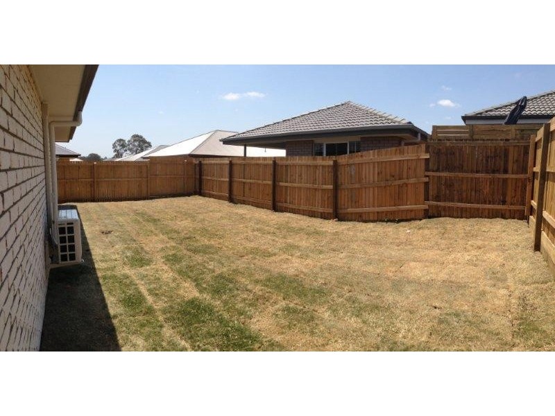 92 Cobblestone Avenue, Logan Reserve QLD 4133