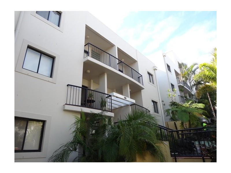 D26/1 Great Hall Dve, Nobby Beach QLD 4218