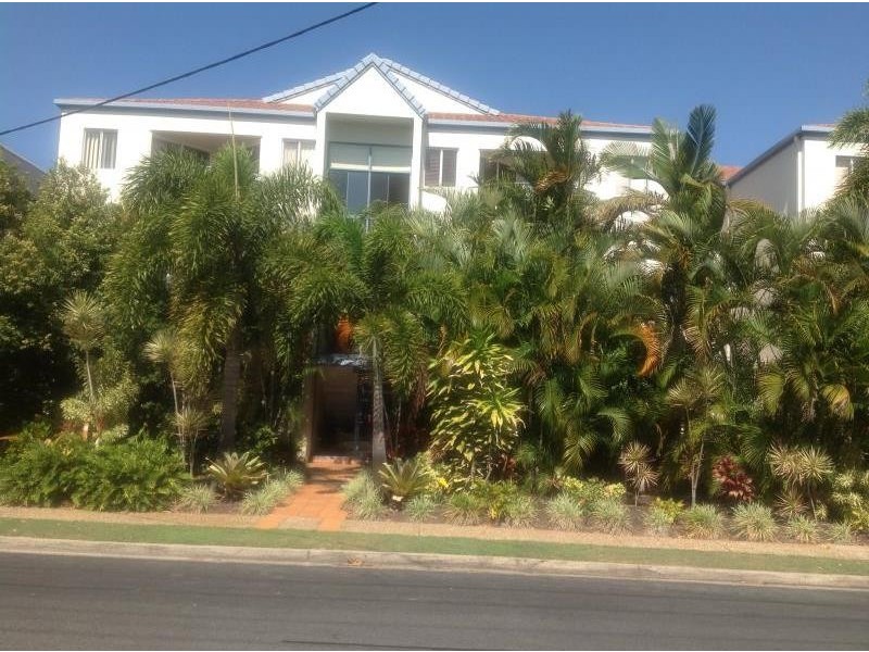 11 Madang Crescent, Runaway Bay QLD 4216