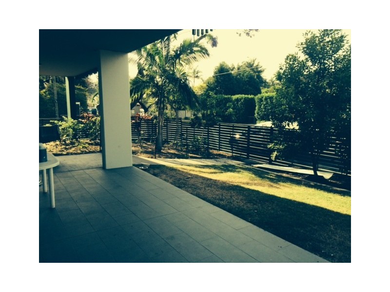 1/2 Garden Terrace, Newmarket QLD 4051