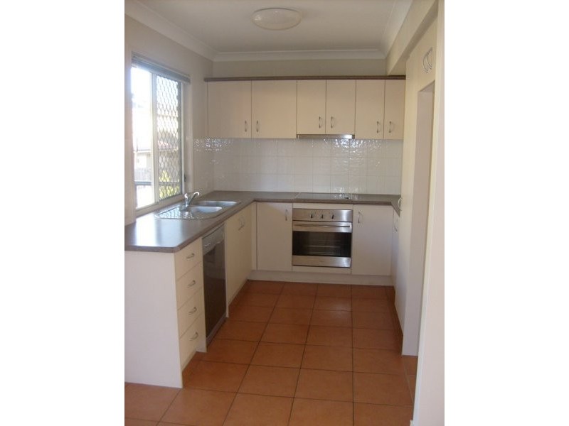 100 Oakmont Avenue, Oxley QLD 4075