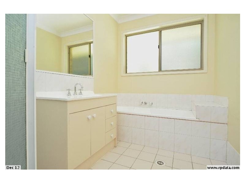 132 Universal street, Oxenford QLD 4210