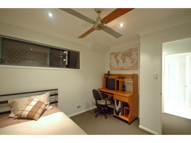 2040/6 Crestridge Crescent, Oxenford QLD 4210