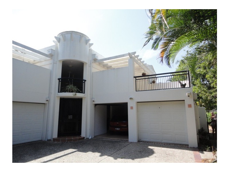 33/100 Cotlew St East, Southport QLD 4215