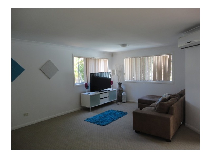33/100 Cotlew St East, Southport QLD 4215