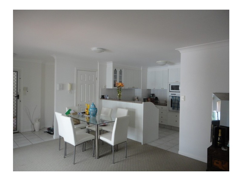 33/100 Cotlew St East, Southport QLD 4215