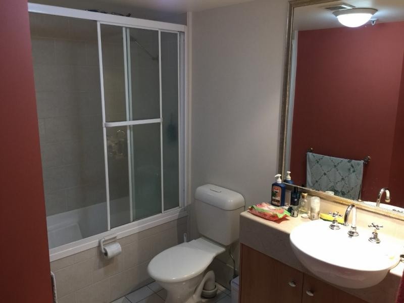 2018/2633 Gold Coast Highway, Broadbeach QLD 4218