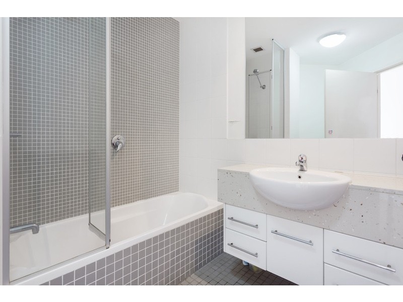 47/2 Campbell St, Toowong QLD 4066