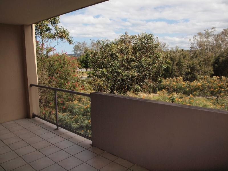 27/19 Carina Peak Drive, Varsity Lakes QLD 4227