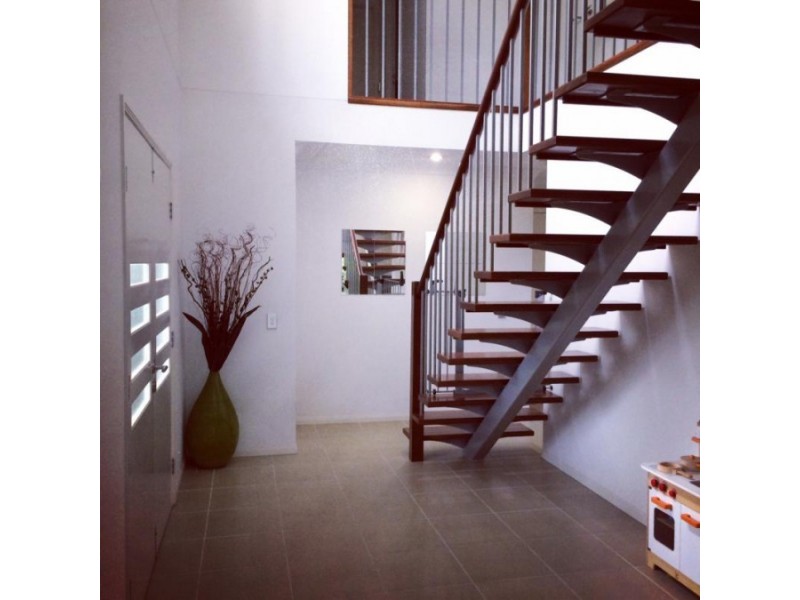 110 Tours Way, Burleigh Waters QLD 4220
