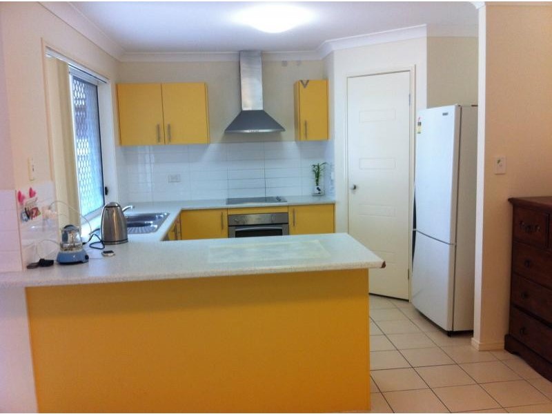27 ORANGETIP CRESCENT, Calamvale QLD 4116